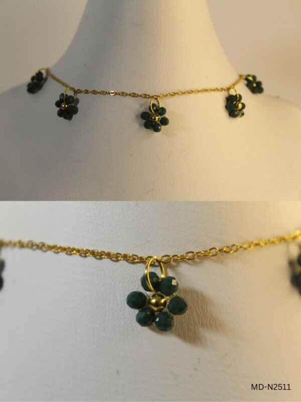 MD-E1010 (1) Bottle Green Flower Charm Golden Chain MD-N2425